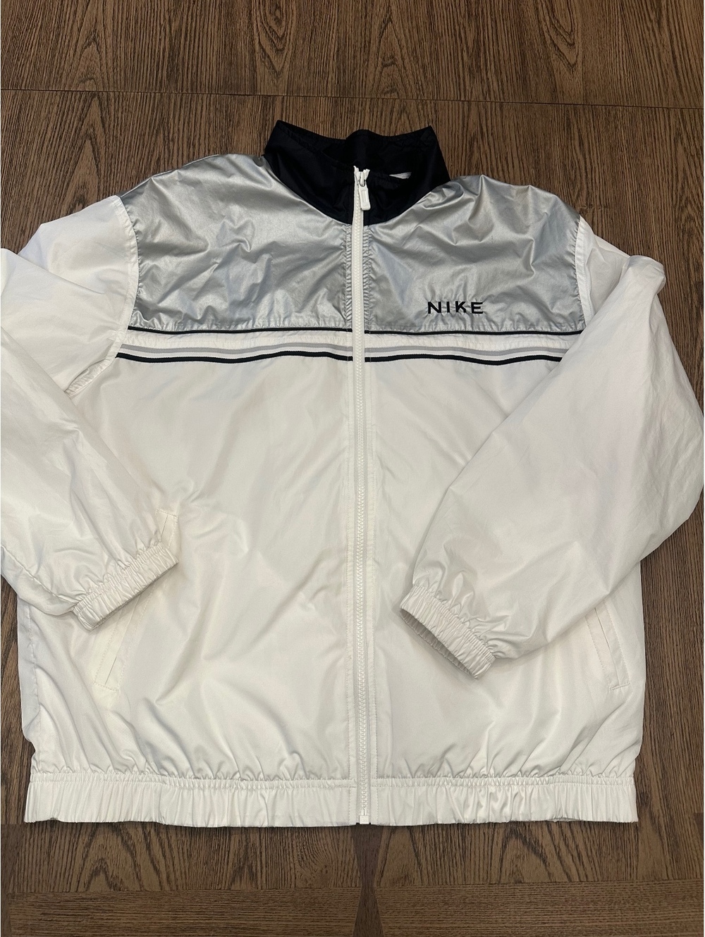 Vintage Women’s Nike White and Silver Windbreaker Jacket Size Large